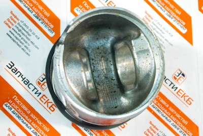 0425 8457 Поршень Комплект поршневой CILYNDER Deutz BF 4M2012C Взаимозаменяемые номера: 04258457, 0425-8457
